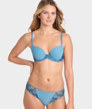 La Femme Bikini: undefined