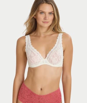 Signature Lace High Apex Bra: undefined