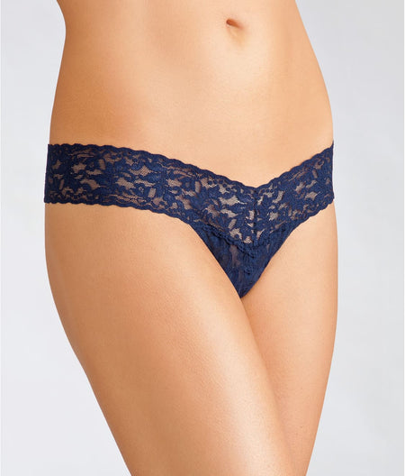 Signature Lace Petite Low Rise Thong