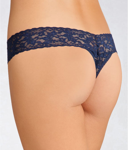 Signature Lace Petite Low Rise Thong