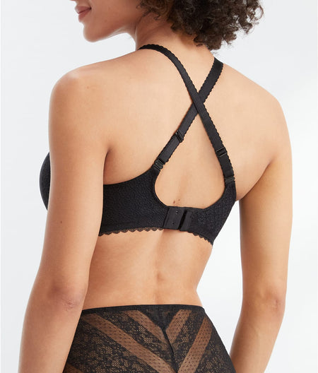 The Wire-Free Smoothing T-Shirt Bra With Lace