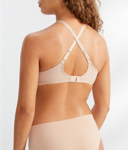 The Wire-Free Smoothing T-Shirt Bra With Lace