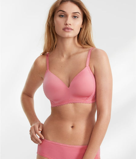 The Wire-Free Smoothing T-Shirt Bra With Lace