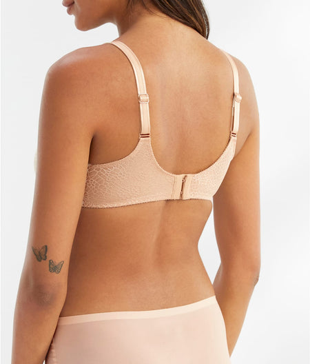 C Magnifique Minimizer Bra: Ultra Nude