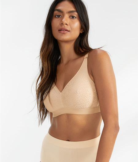 C Magnifique Wire-Free Minimizer Bra