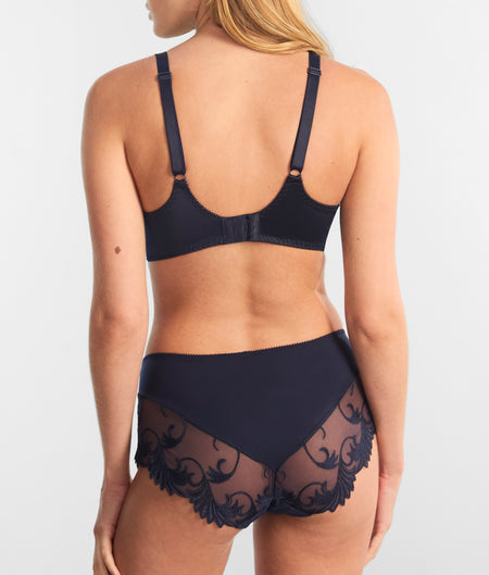 Thalia Brief