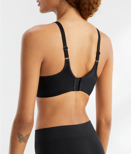 Basic Beauty Spacer T-Shirt Bra: Black