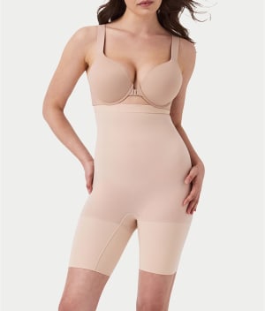 Everyday Seamless Shaping High-Waist Mid-Thigh Shaper: undefined