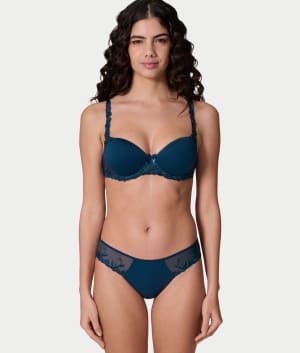 Andora Bikini: undefined