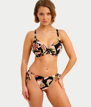 Ocean Avenue Plunge Bikini Top: undefined
