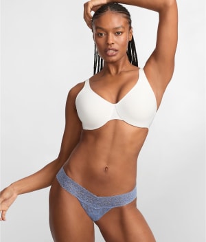 Signature Lace Low Rise Thong: undefined